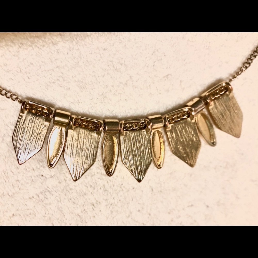 Statement necklace - Picture 13 of 16